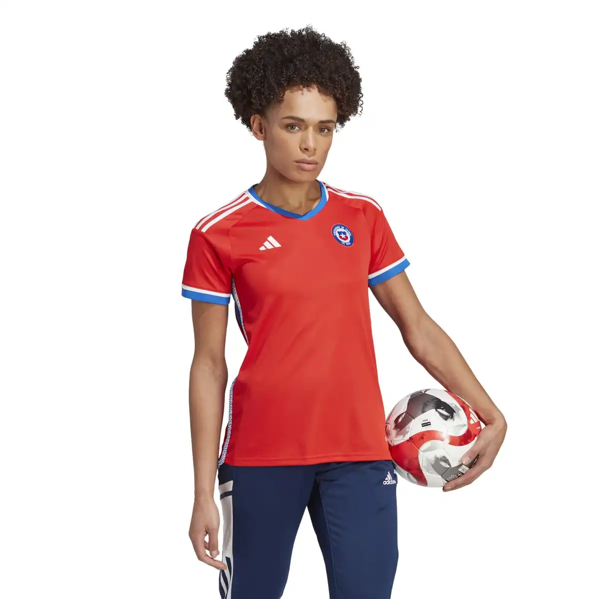 IC5178_10_APPAREL_On_Model_Walking_View_white.webp