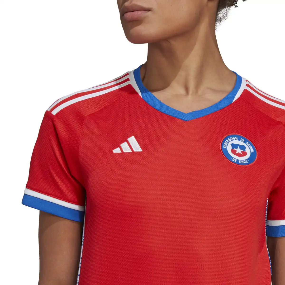 IC5178_11_APPAREL_On_Model_Detail_View_1_white.webp