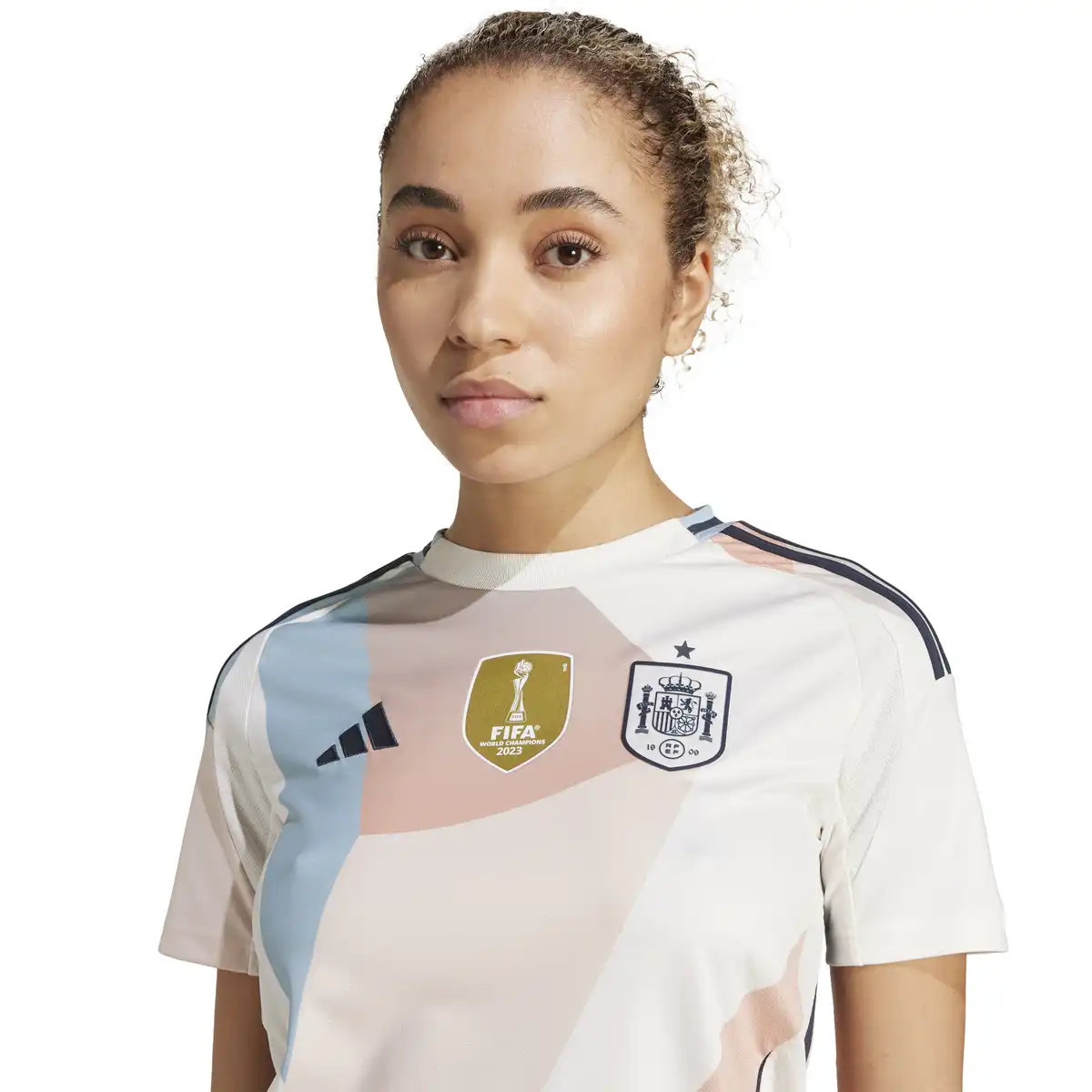 JF2649_7_APPAREL_On_Model_Detail_View_1_white.webp