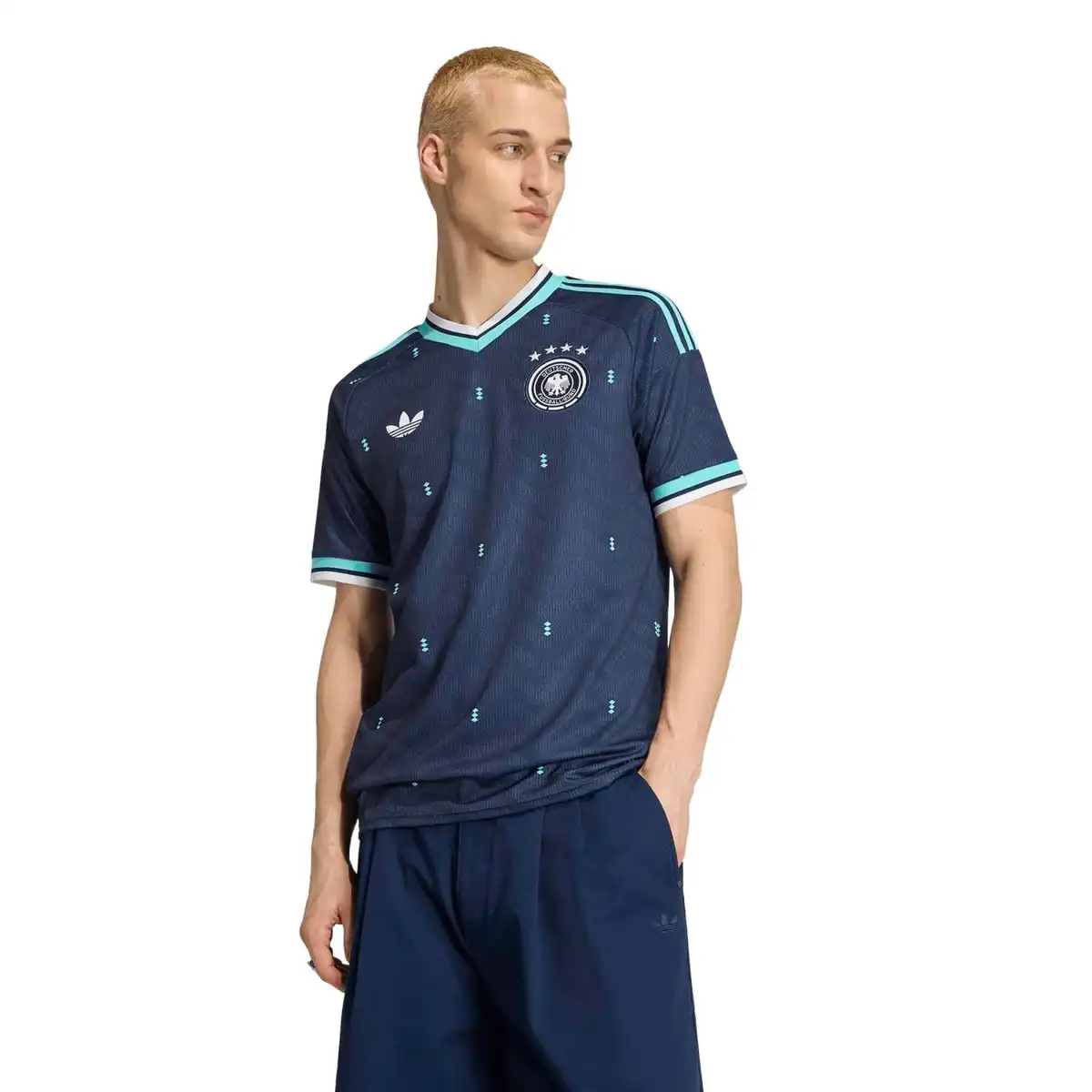 JN2074_3_APPAREL_On_Model_Standard_View_white.webp