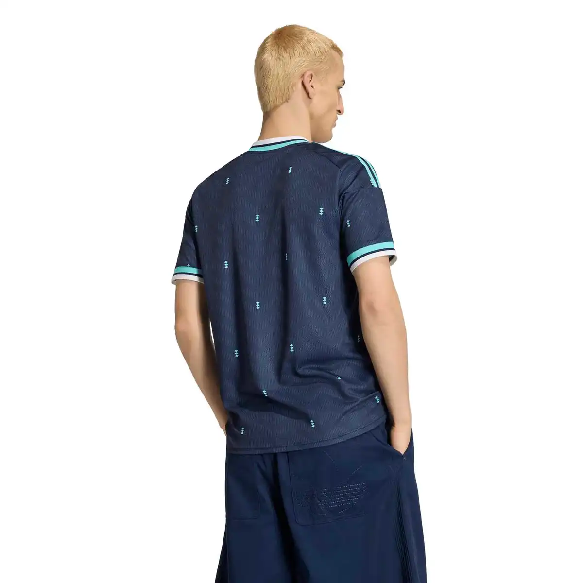 JN2074_4_APPAREL_On_Model_Back_View_white.webp