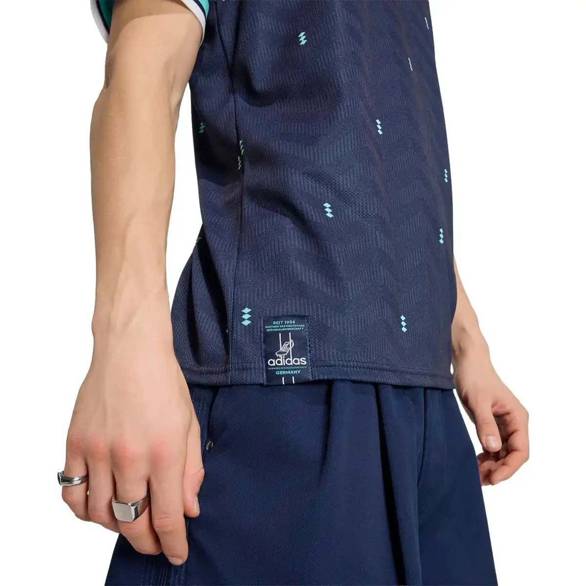 JN2074_7_APPAREL_On_Model_Detail_View_2_white.webp