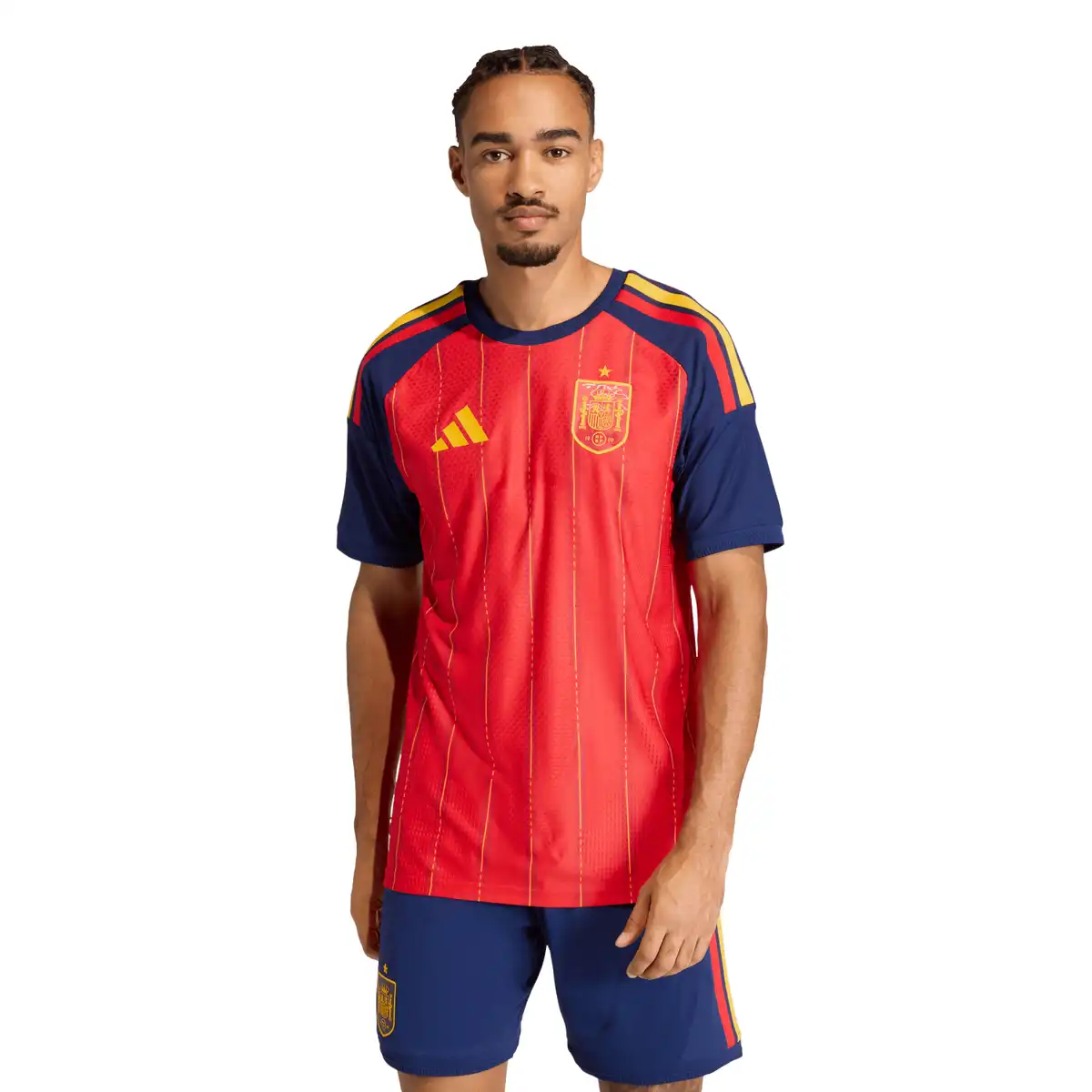 JN4366_3_APPAREL_On_Model_Standard_View_white.webp
