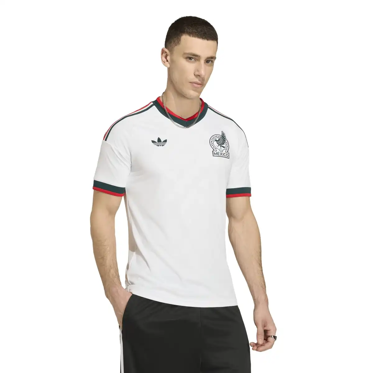 JY5538_4_APPAREL_On_Model_Standard_View_white.webp