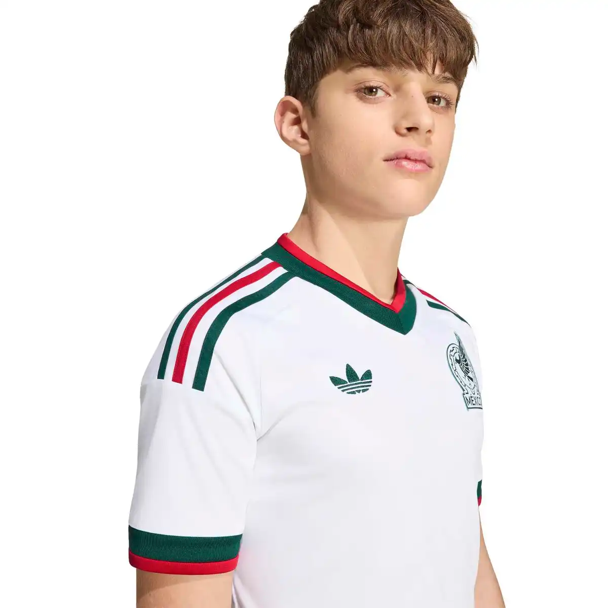 JY5542_7_APPAREL_On_Model_Detail_View_1_white.webp