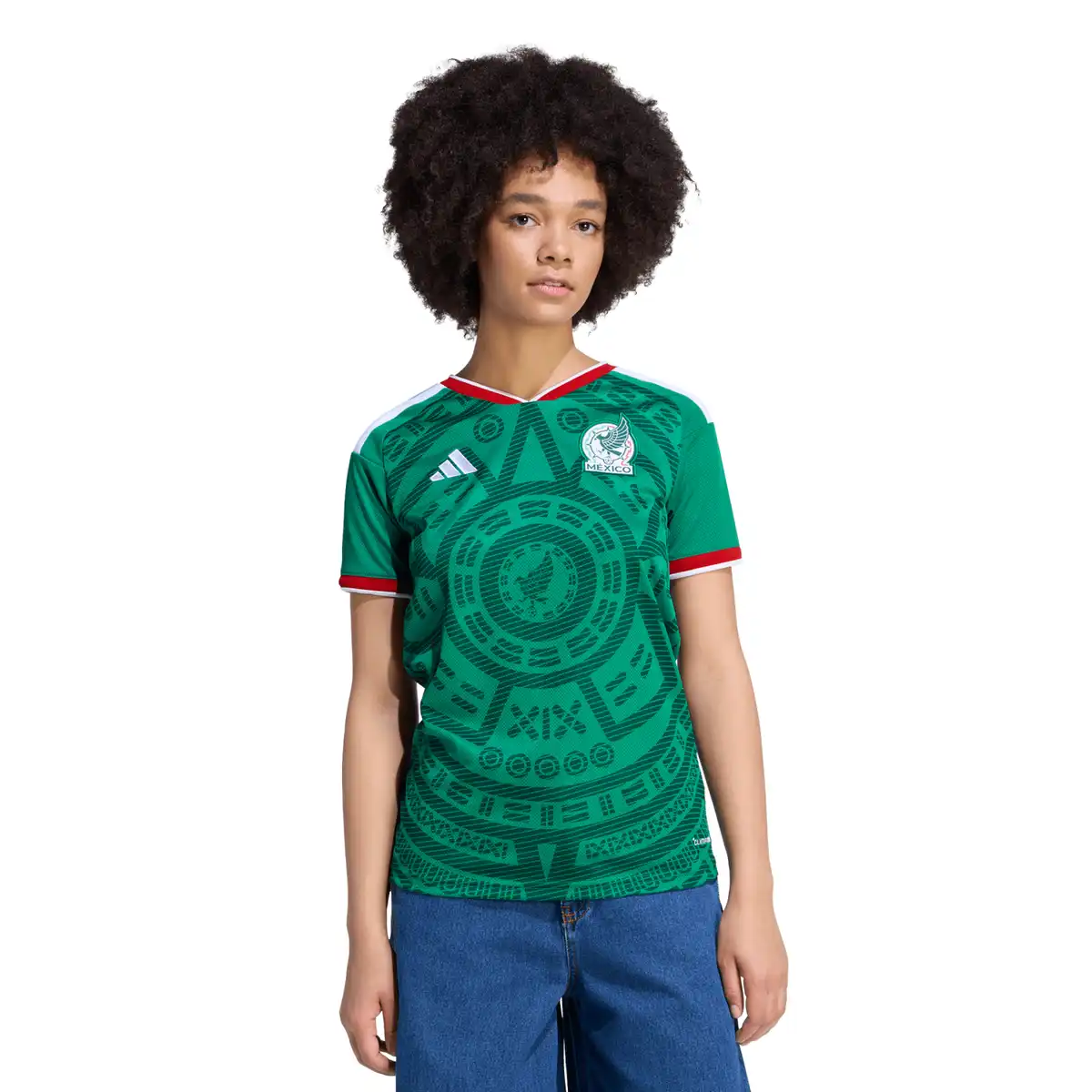KA6060_3_APPAREL_On_Model_Standard_View_white.webp
