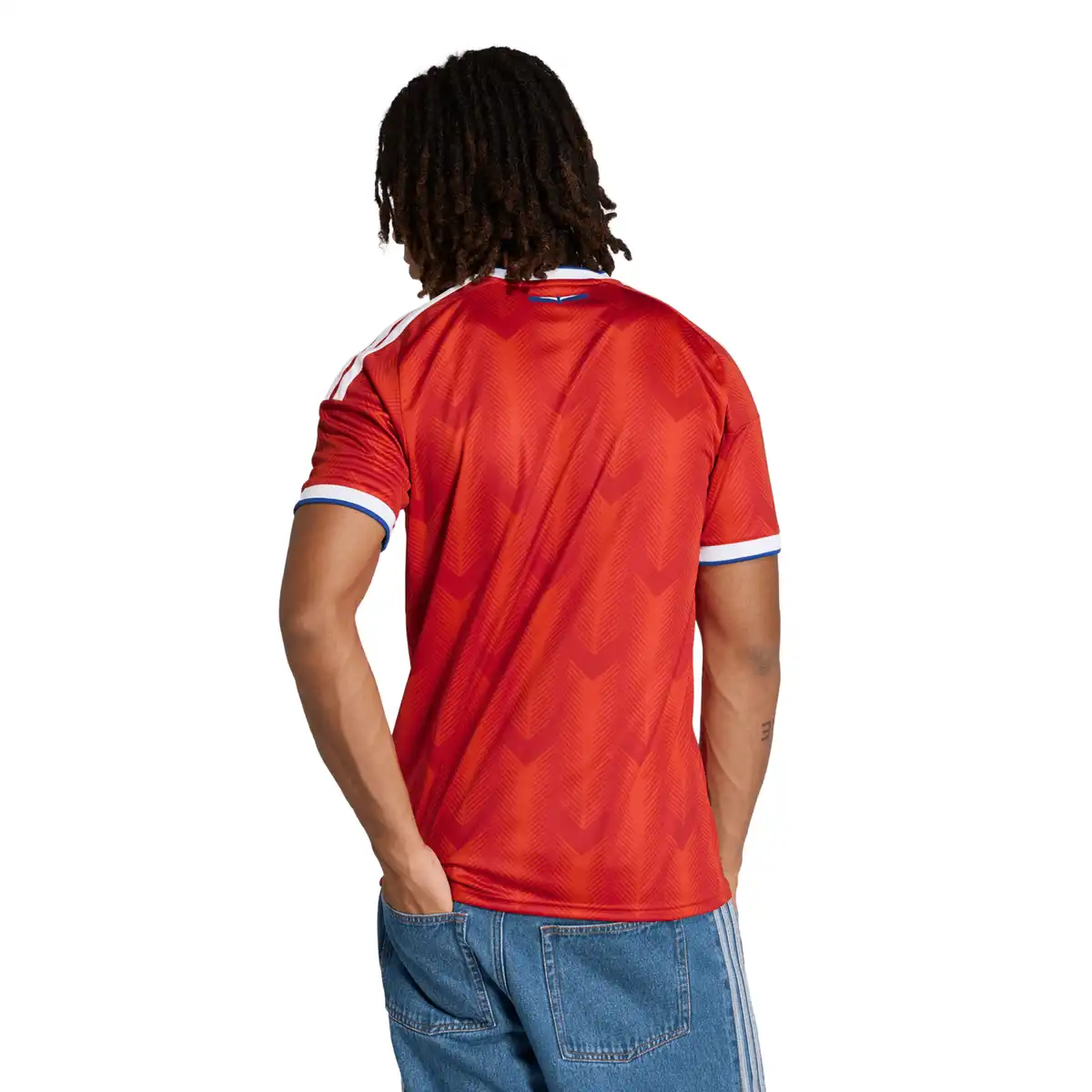 KG8542_4_APPAREL_On_Model_Back_View_white.webp