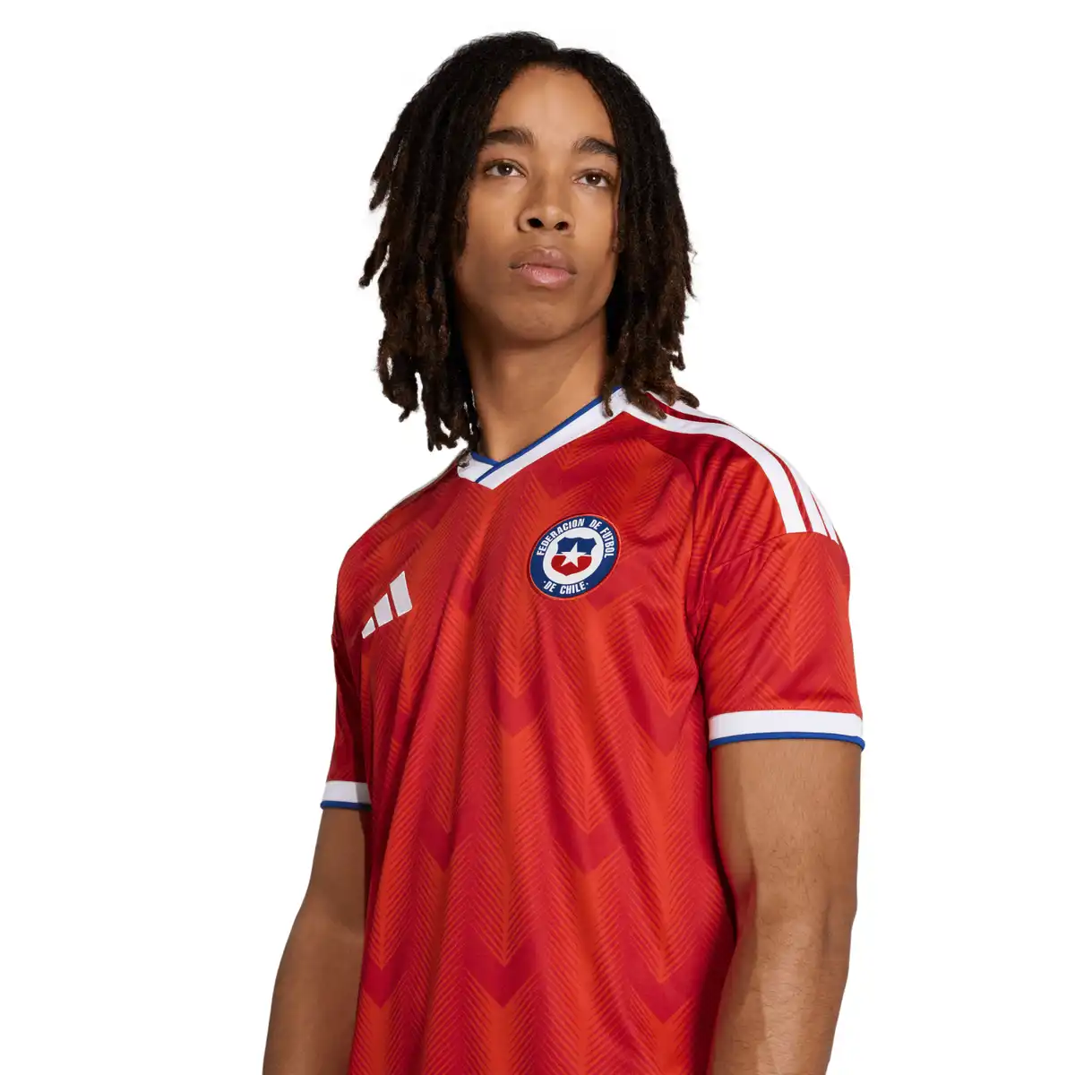 KG8542_7_APPAREL_On_Model_Detail_View_2_white.webp